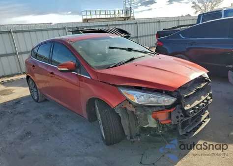 2018 Ford Focus Titanium z USA, uszkodzony, nr VIN 1FADP3N2XJL261876